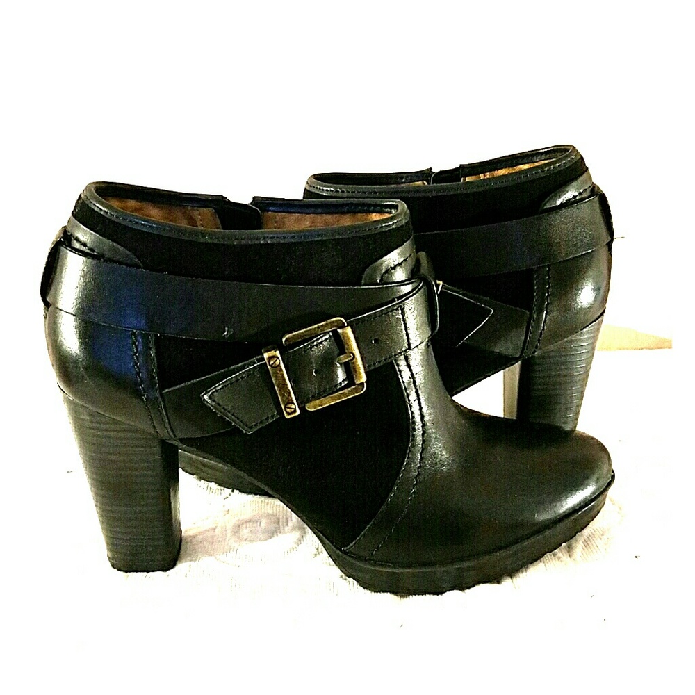 Clarks ankle boots, black.